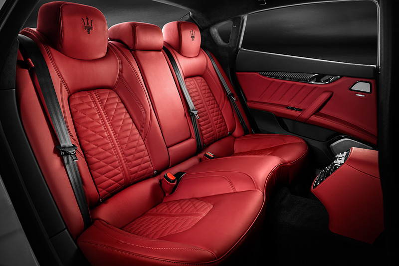 クアトロポルテ GTSのインテリア