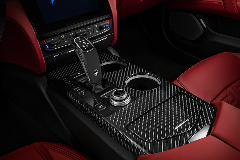 クアトロポルテ GTSのインテリア