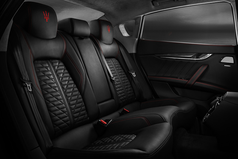 クアトロポルテ S Q4 グランスポーツのインテリア