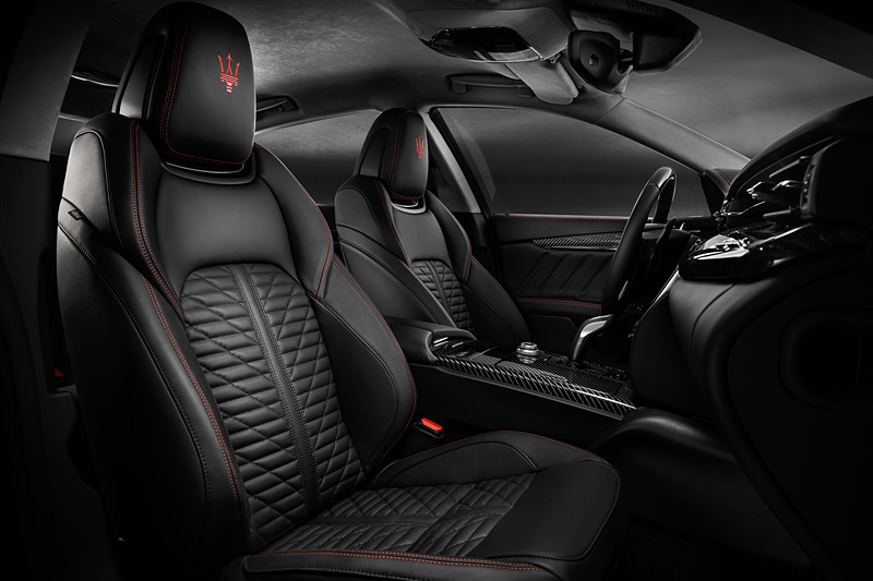 クアトロポルテ S Q4 グランスポーツのインテリア