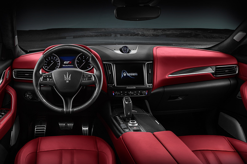 レヴァンテ GTSのインテリア