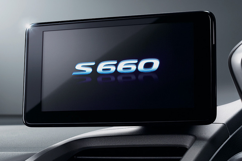 センターディスプレイ装備車に向けたサービスとなる