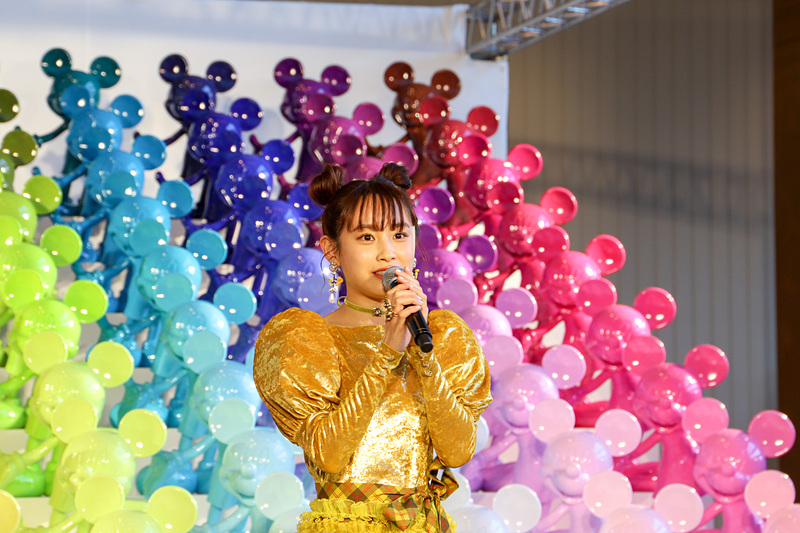 ゲストの高橋さんはスマート フォーツー エディション/ミッキー ザ トゥルー オリジナルについて「ミッキーマウスそのままという感じで、かっこいいしかわいい。せっかく免許を持っているので、ぜひ乗ってみたいと思います」と話した