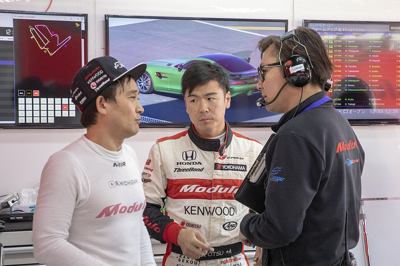 クルマのバランスはいいが、なぜかストレートの伸びがない。しかし、クルマ全体で見るとわるくないのでこのままいくことになった