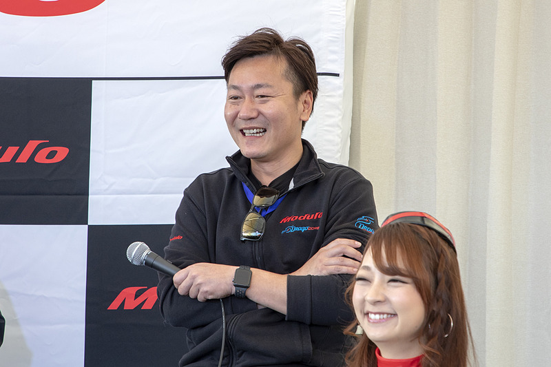 過去の来場者アンケートで「呼んでほしいゲスト」の上位にいたチョン監督。決勝に向けて忙しい中、トークショーにゲスト参加