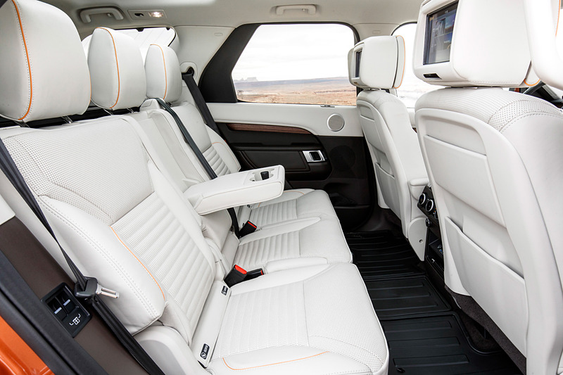 ラゲッジスペースは通常時は258Lだが、リアシートを折りたたむことで最大2406Lまで拡大可能