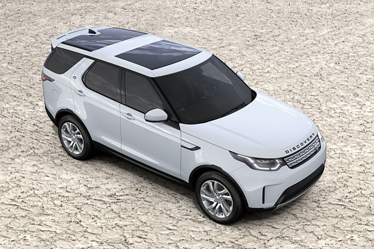 エクステリアカラーは「フジホワイト」「コリスグレー」「ロワールブルー」の3色を設定。開放的で明るい車内空間を演出する「パノラミックルーフ」も標準装備