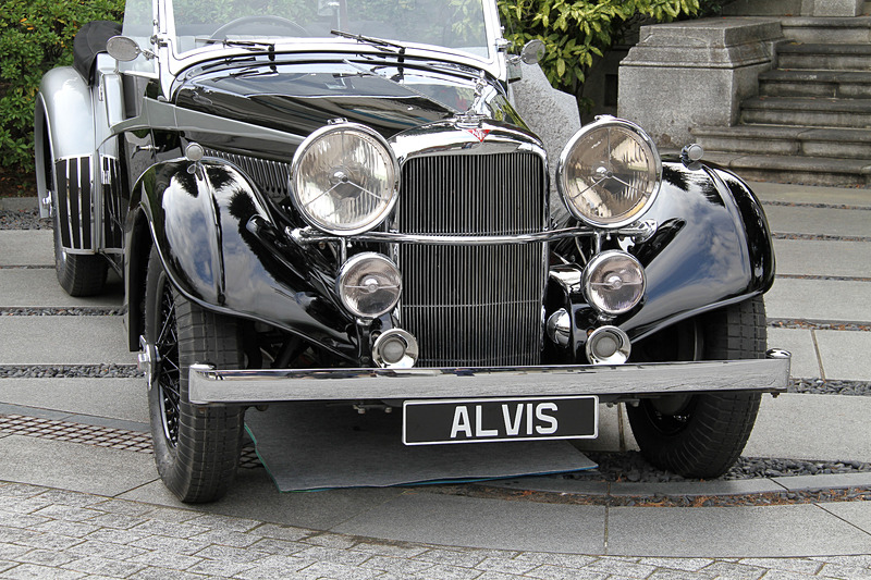 会場に展示された4.3リッター・シリーズの「ヴァンデン・プラス・ツアラー」。標準仕様の全長は4850mm、ホイールベースは3220mm。グラバー・スーパー・クーペとともに、ALVISがフルレストアを行なったモデル