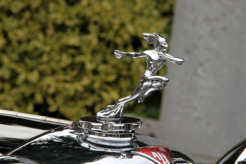 会場に展示された4.3リッター・シリーズの「ヴァンデン・プラス・ツアラー」。標準仕様の全長は4850mm、ホイールベースは3220mm。グラバー・スーパー・クーペとともに、ALVISがフルレストアを行なったモデル