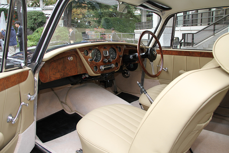 TE21 サルーン バイ パークウォードのインテリア