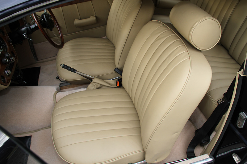 TE21 サルーン バイ パークウォードのインテリア