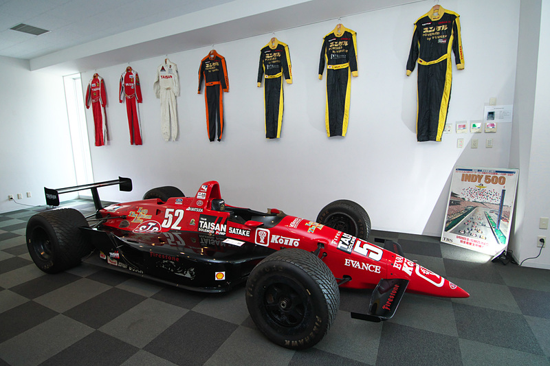 松田秀士氏の名前が入った1996 LOLA INDY500