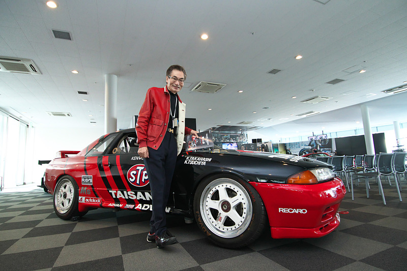 高橋健二氏と土屋圭市氏がドライブした日産GT-R「1991 STP TAISAN GT-R（JTC）」とTeam TAISANのオーナー監督で電磁ポンプメーカーの太産工業株式会社 代表取締役の千葉泰常氏