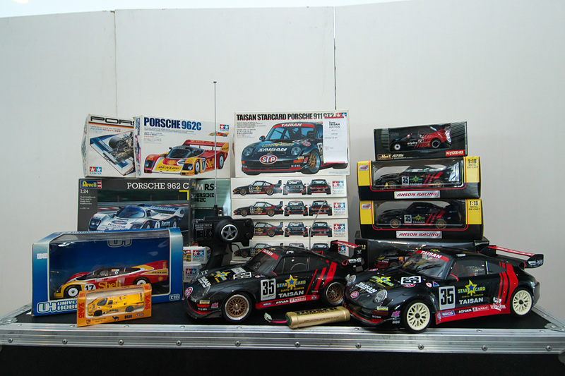 パーツやグッズなども出品される