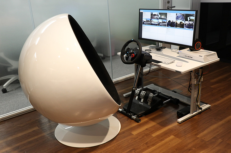 今回はオペレーターの対応デモだけとなるので、遠隔運転担当者のシートは無人