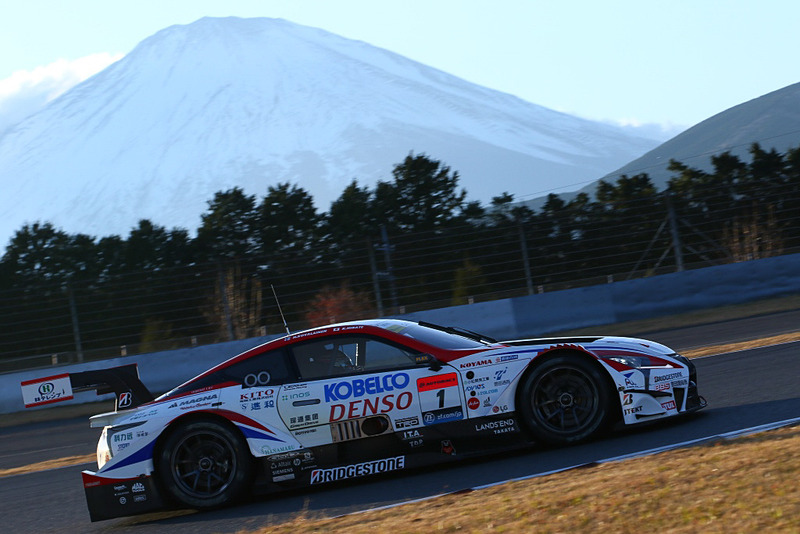 ニュルブルクリンク24時間耐久レースに参戦した歴代車両のデモレースや、スーパーフォーミュラ、SUPER GTなどのデモレースを実施