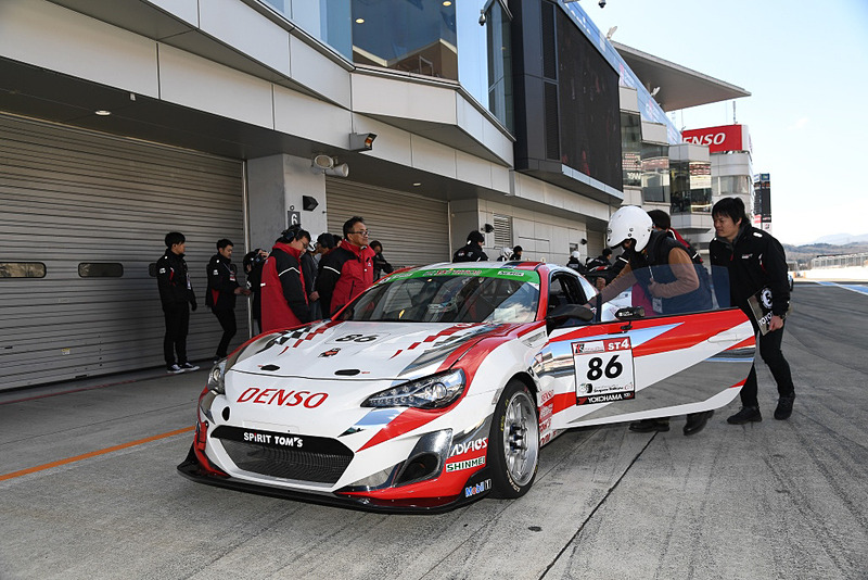 レーシングドライバートークショー、サーキットタクシー、サーキットサファリ、ラリー・コ・ドライバー体験、ダカールラリー参戦車両同乗・搭乗体験、各種キッズプログラムなど、多数のプログラムを実施