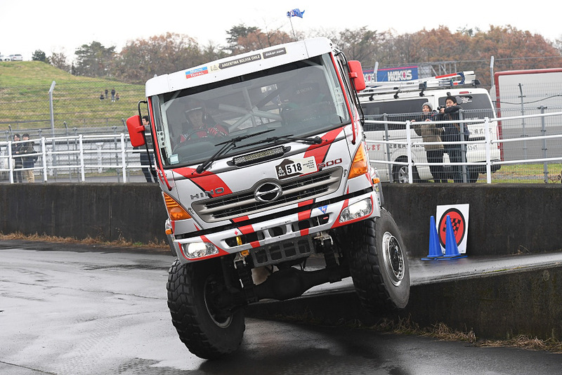 レーシングドライバートークショー、サーキットタクシー、サーキットサファリ、ラリー・コ・ドライバー体験、ダカールラリー参戦車両同乗・搭乗体験、各種キッズプログラムなど、多数のプログラムを実施