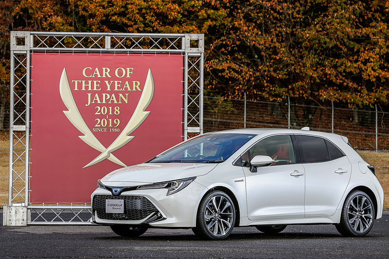 トヨタ「カローラ スポーツ」