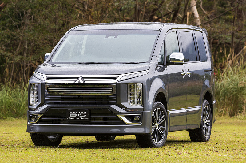 撮影車両はG-Power Package。ボディカラーはアイガーグレーメタリック