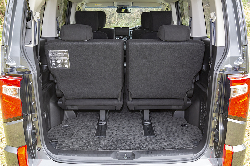 7名乗車モデルのラゲッジアレンジ