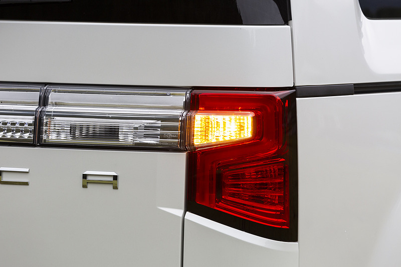 リアコンビネーションランプの点灯パターン（アーバンギア）