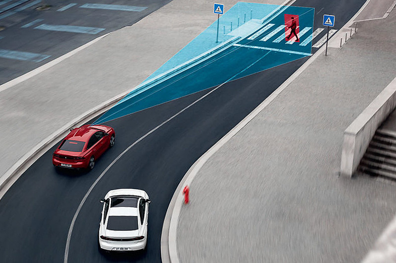 カメラクオリティの向上で2輪車や夜間走行中の検知精度を高めた「第2世代アクティブセーフティブレーキ」