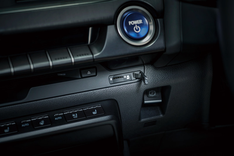 microSDカードスロット（全車標準装備）