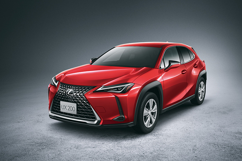 新型UXのボディサイズは4495×1840×1540mm（全長×全幅×全高）、ホイールベースは2640mm