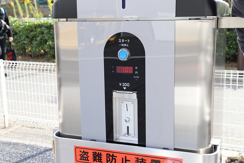 車内清掃用の掃除機を設置