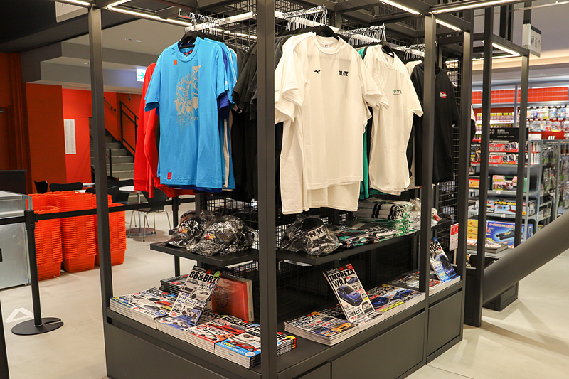 レジ前にはアパレルもあった