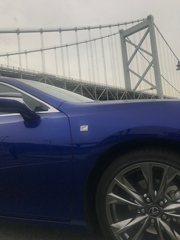 関門橋と記念撮影