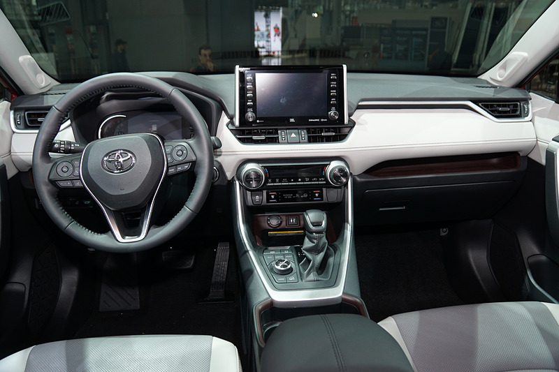 新型RAV4のインテリア