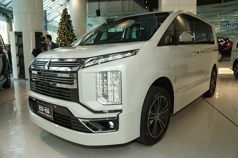 三菱自動車本社ショールームに展示された新型デリカD：5 アーバンギア