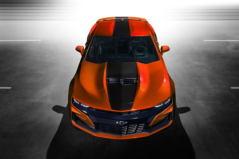 ローンチエディションではオレンジのボディカラー「クラッシュ」を採用するとともに、ブラックカラーのセンターデカールやブラックペインテッドホイールを装備