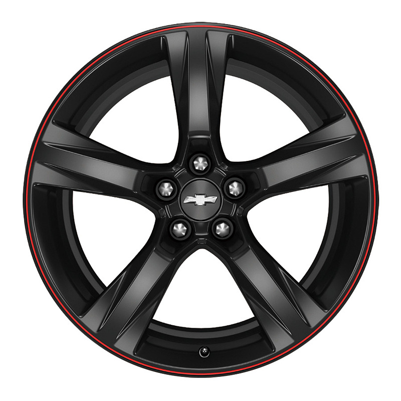 SSのローンチエディションが装着する5スポークグロスブラックホイール（レッドアウトラインストライプ付）