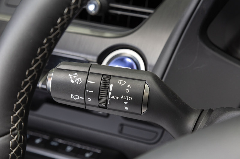 左レバーはワイパー関連