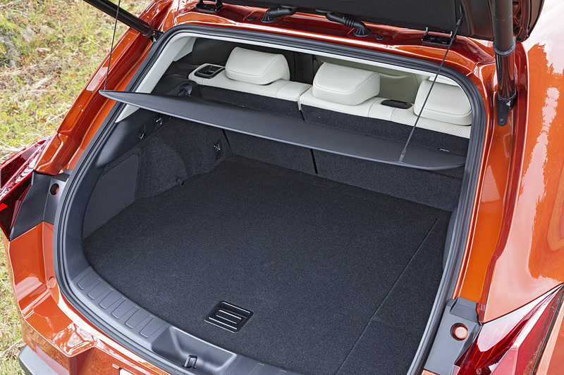 折り畳み式の簡易トノカバーを装備