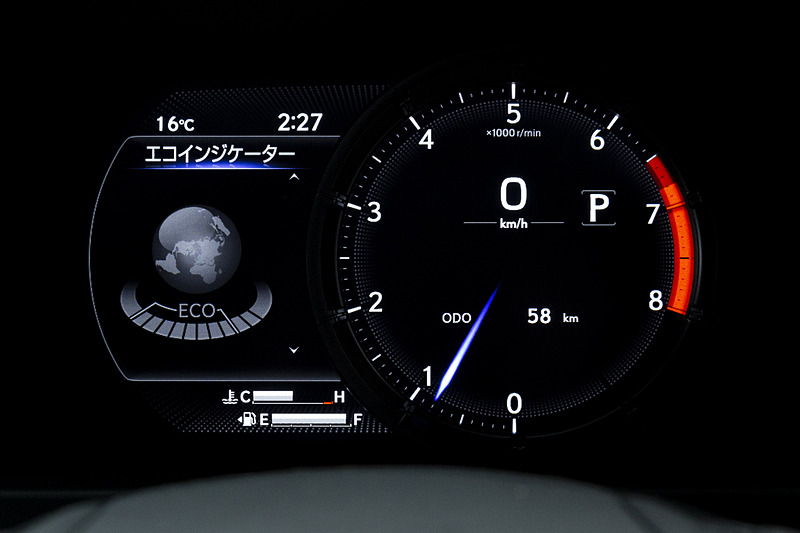 マルチインフォメーションディスプレイを左側に表示するモードに変更することが可能。これはノーマルモード時の表示