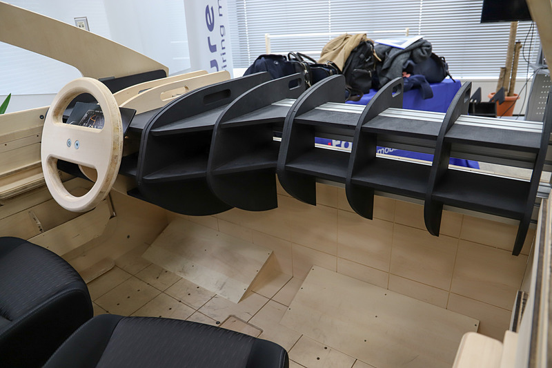 ステアリングやドアハンドル、ディスプレイなど車内のすべてのパーツが取り外しできる