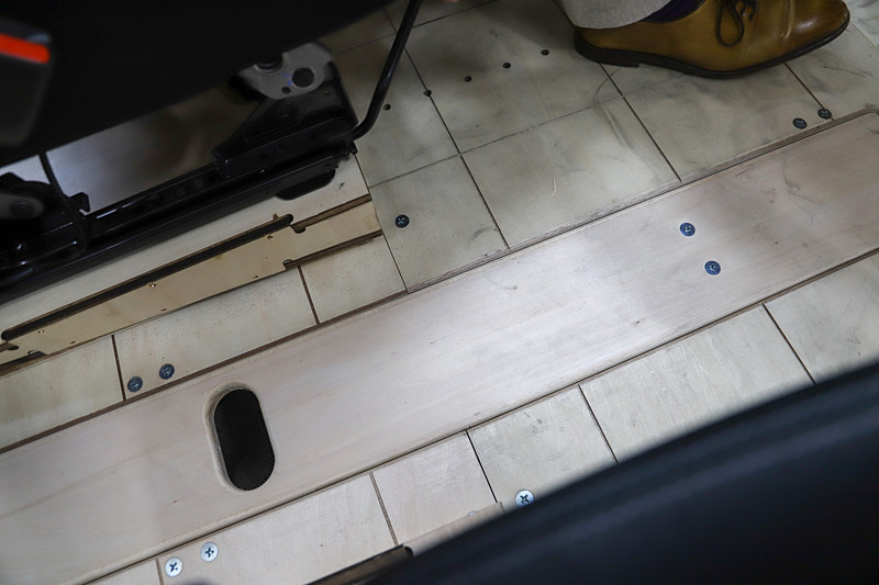 プロペラシャフトの有無も切り替えられる