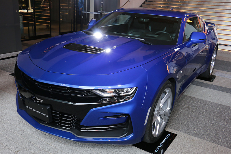 カマロ SSのボディサイズは4785×1900×1345mm（全長×全幅×全高）でホイールベースは2810mm。車両重量は1710kg