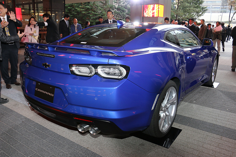 カマロ SSのボディサイズは4785×1900×1345mm（全長×全幅×全高）でホイールベースは2810mm。車両重量は1710kg