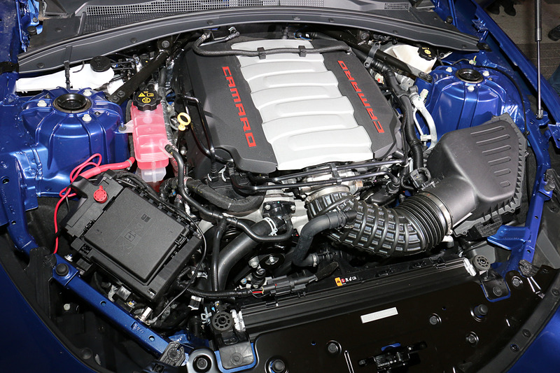 カマロ SSに搭載するV型8気筒OHV 6.2リッターの直噴自然吸気エンジン。最高出力333kW（453PS）/5700rpm、最大トルク617Nm（62.9kgfm）/4600rpmを発生