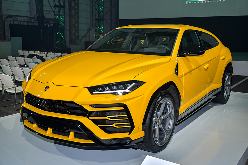 スーパーSUV「ウルス」