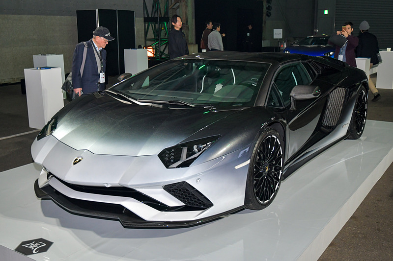 白と黒の「風」モデル