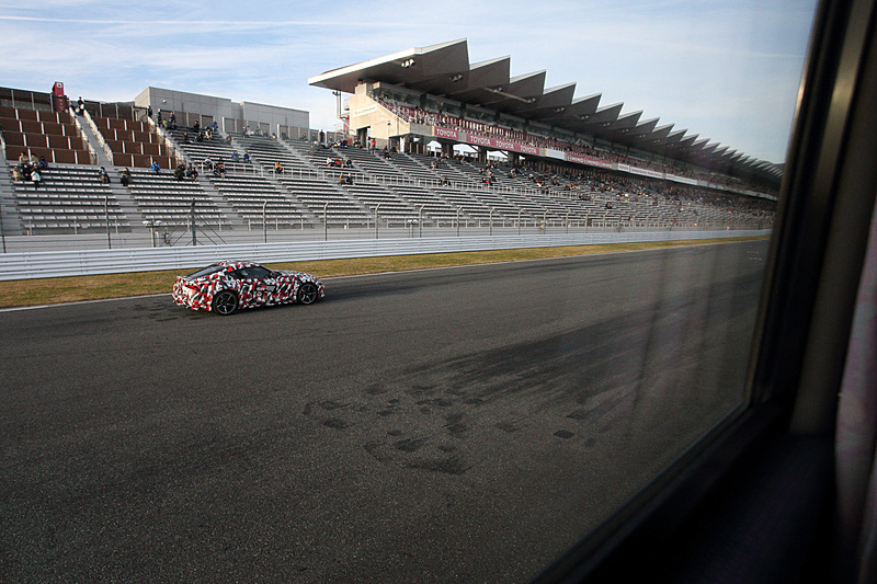 ウェルカムセレモニーでサプライズ登場した新型スープラ 試作車もサーキットサファリを走行した