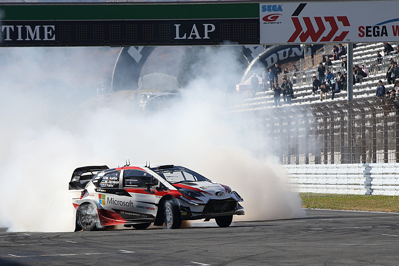 直線コースにコーンでコースを設定するSS1