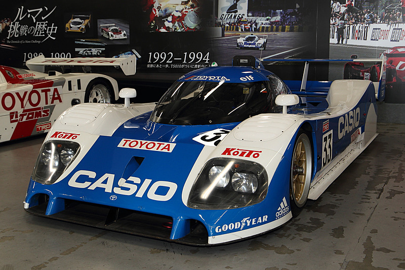 ピットエリアの展示車両