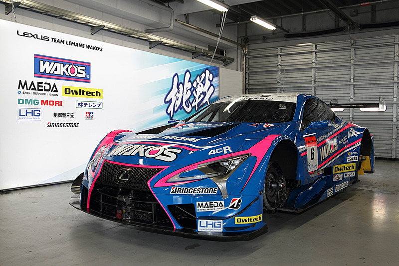 ピットエリアの展示車両